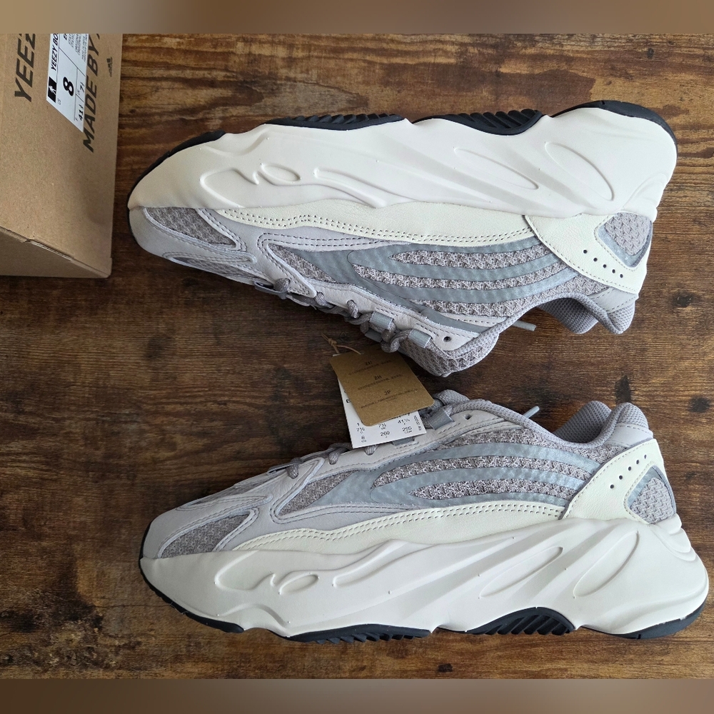 Adidas Men's Yeezy Boost 700 V2 Static Size 8 Mens Brand New w/ tag
